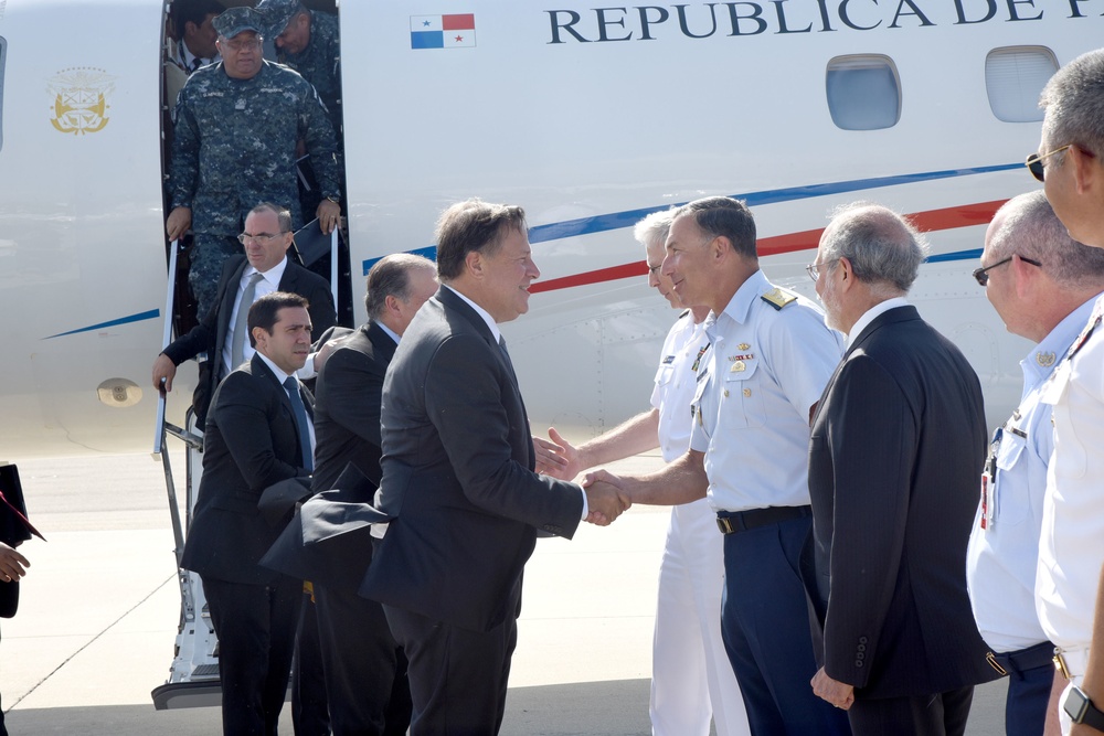 Presient of Panama is welcomed to NAS Key West