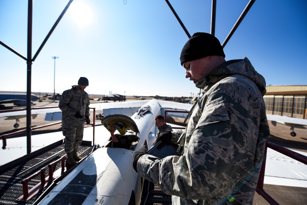 B-52 crew chief Technical Training