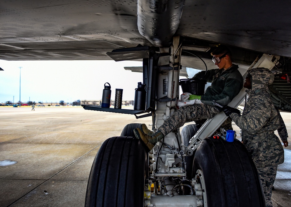 C-135 crew chief technical training