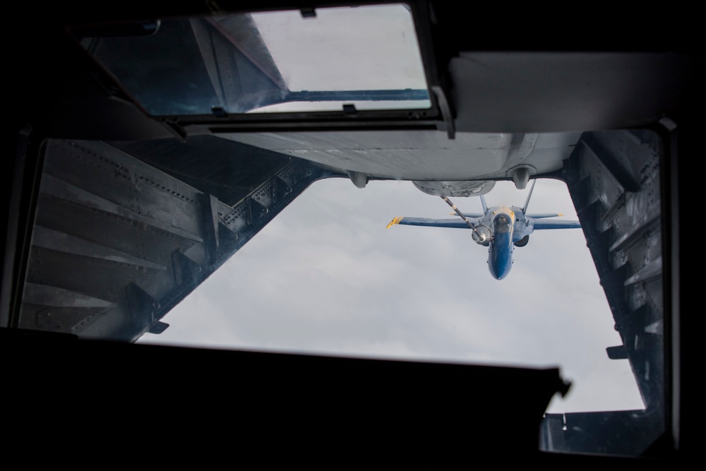 78th Air Refueling Squadron Refuels Blue Angels