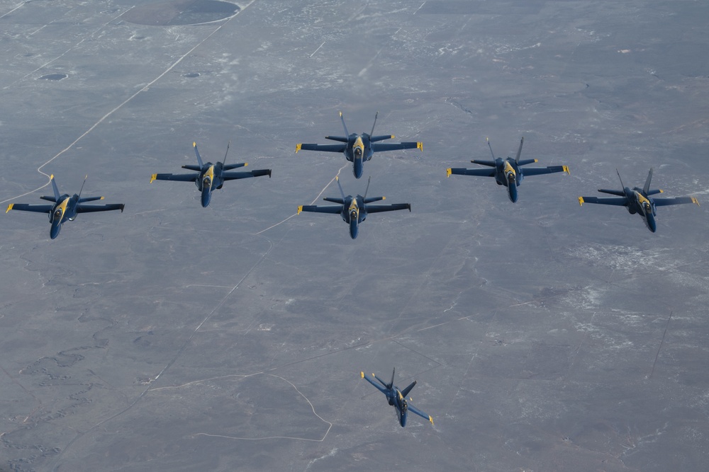 78th Air Refueling Squadron Refuels Blue Angels