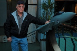 Retired craftsman visits Naval Museum