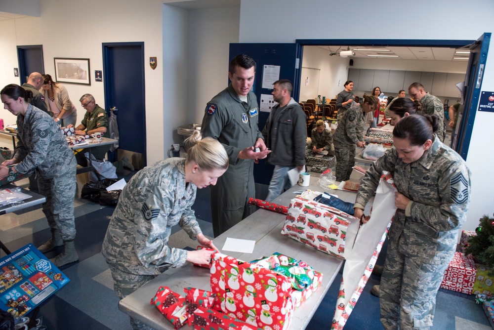 Airman support Christmas gift drive, Ops Adopts