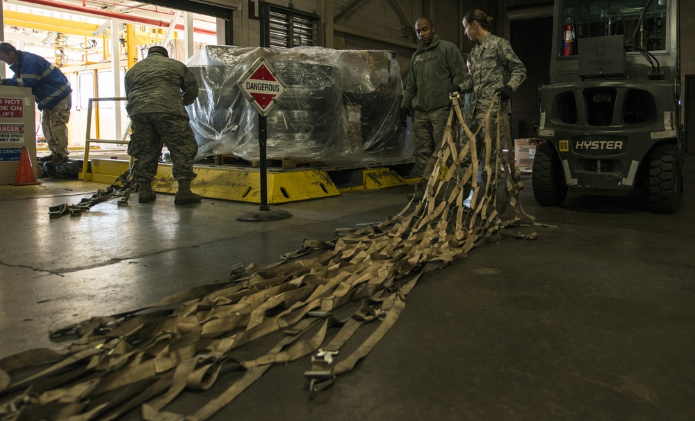 437th Aerial Port Squadron Airmen doing port things