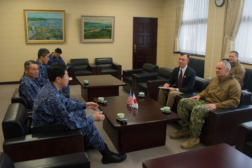 Commander, U.S. 7th Fleet Attends Office Call at JMSDF Sasebo District Headquarters