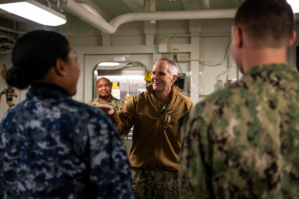 Vice Adm. Sawyer visits USS Green Bay