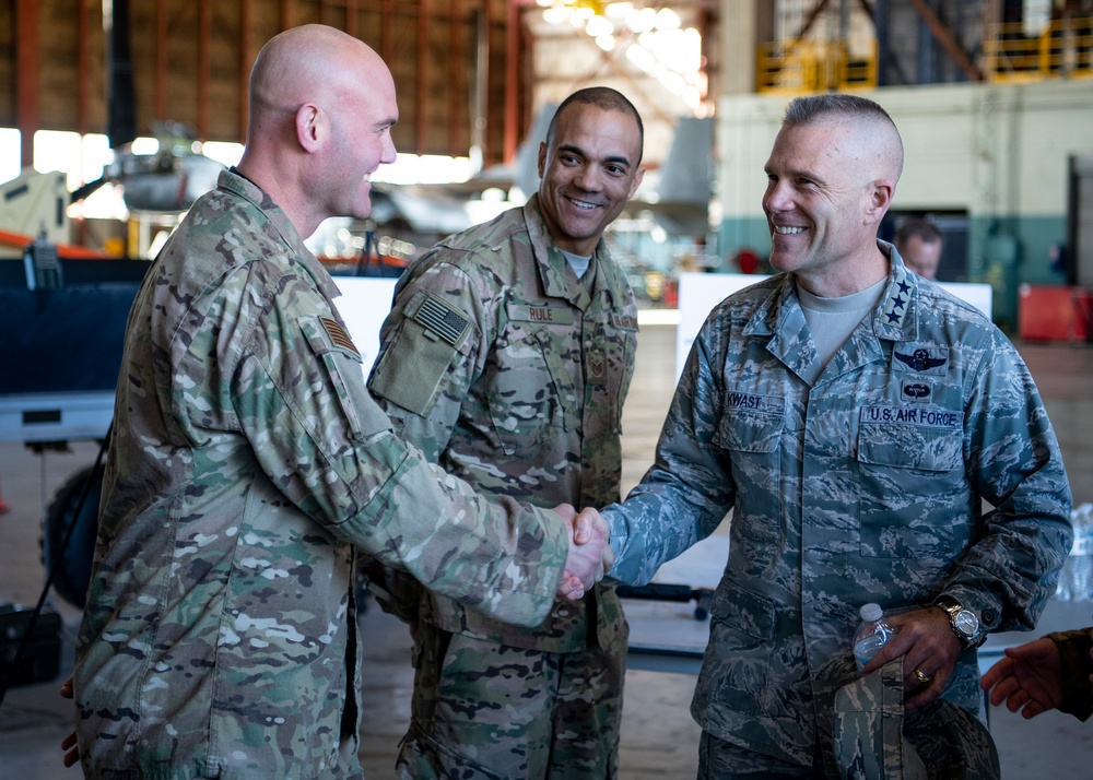 AETC commander visits Kirtland, 58th SOW