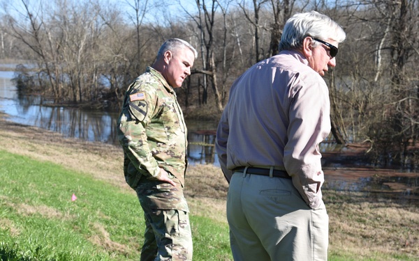 Maj. Gen. Richard Kaiser Inspects Levee Slides