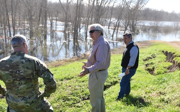 Maj. Gen. Richard Kaiser Inspects Levee Slides