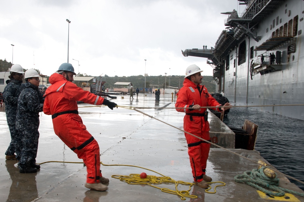 USS Kearsarge (LHD 3) Arrives in Souda Bay, Greece