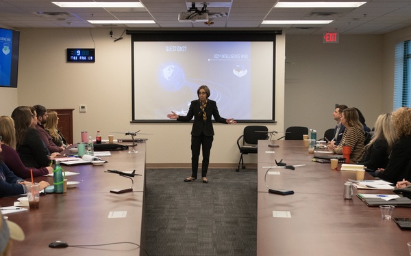 102 IW hosts leadership session