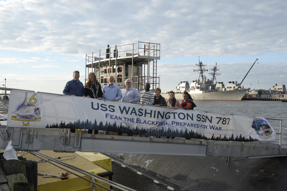 Rear Admiral (ret) Frank Thorp Visits USS Washington (SSN 787)
