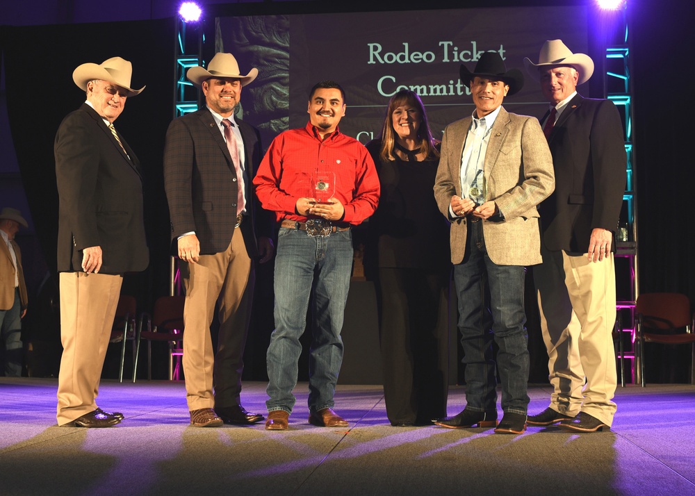 Navy Recruiter honored at San Antonio Stock Show &amp; Rodeo Hall of Fame, Awards Ceremony