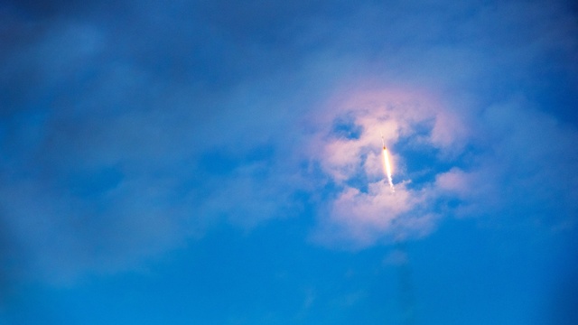 SpaceX Falcon 9 Iridium-8 Launches from Vandenberg
