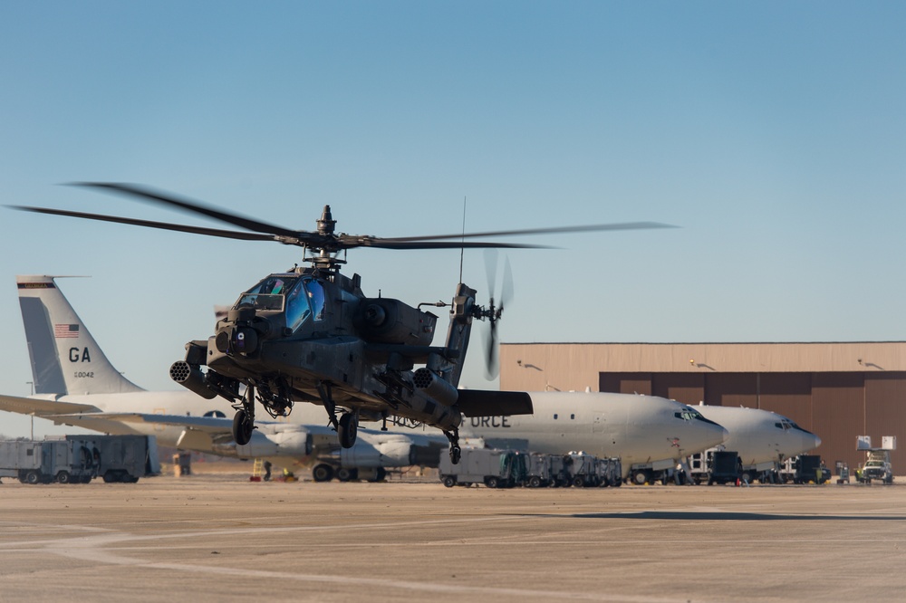 AH-64D Apache helicopter visits Team JSTARS