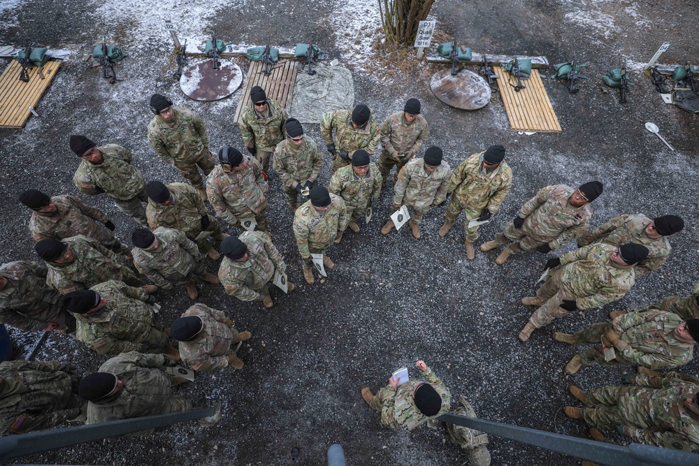 2CR soldiers receive marksmanship training