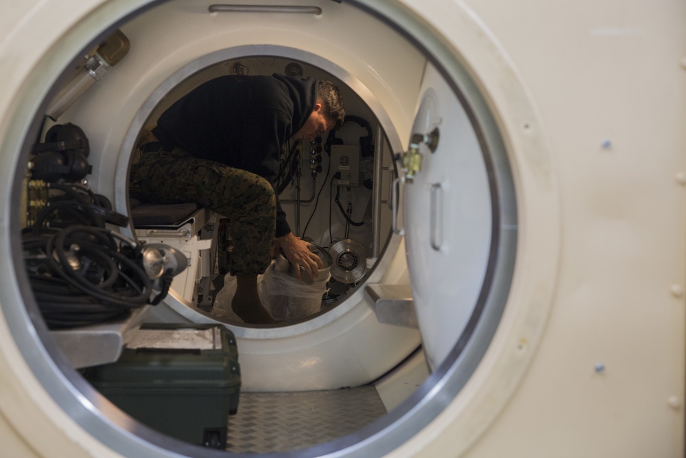 FMF Sailors- Navy divers assist in training