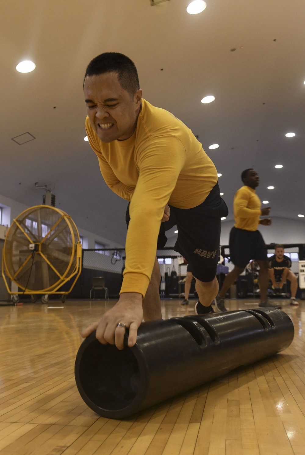 Operations Specialist 1st Class Andrew Pristyak, from Kihel, Hawaii, participates in a Sailor of the Year fitness challenge at the Hawk’s Nest fitness center in Fleet Activities Yokosuka