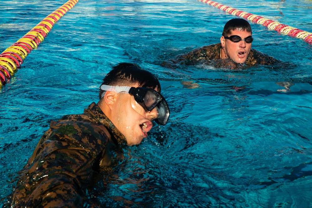 31st MEU recon Marines use ‘Water Wings,’ prepare for VBSS in Hawaii