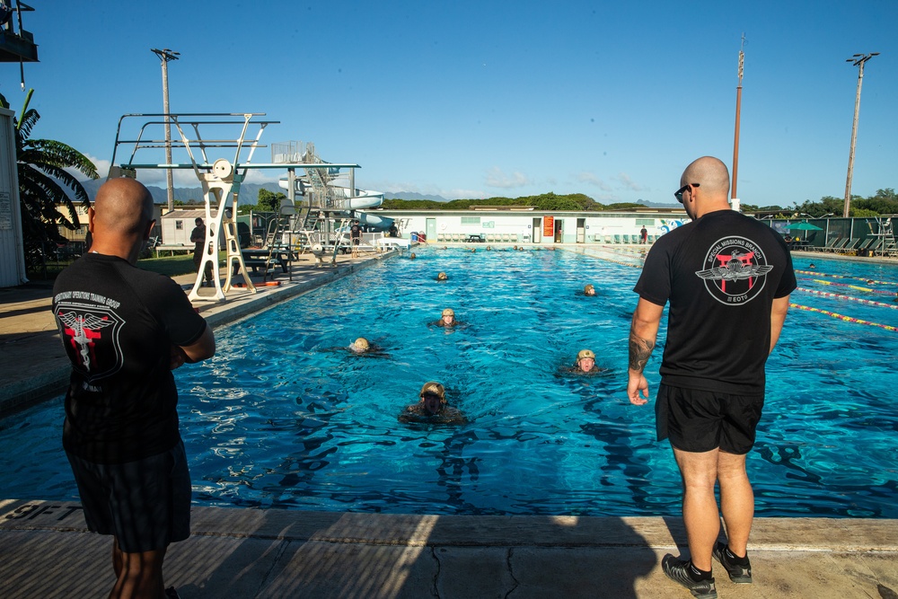 31st MEU recon Marines use ‘Water Wings,’ prepare for VBSS in Hawaii