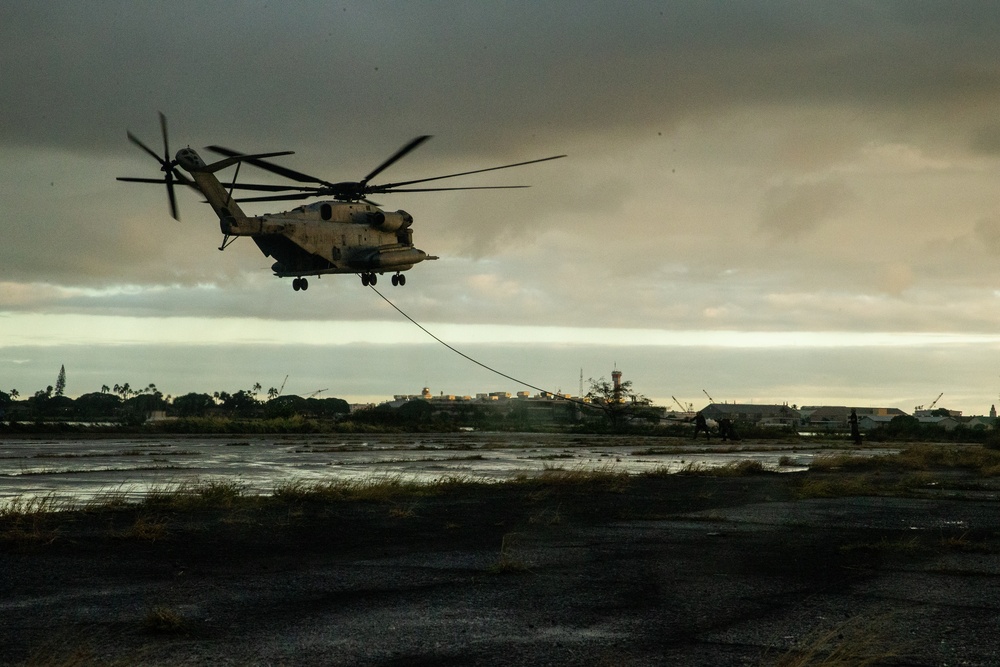 31st MEU recon Marines hone fast-roping capabilities in Hawaii