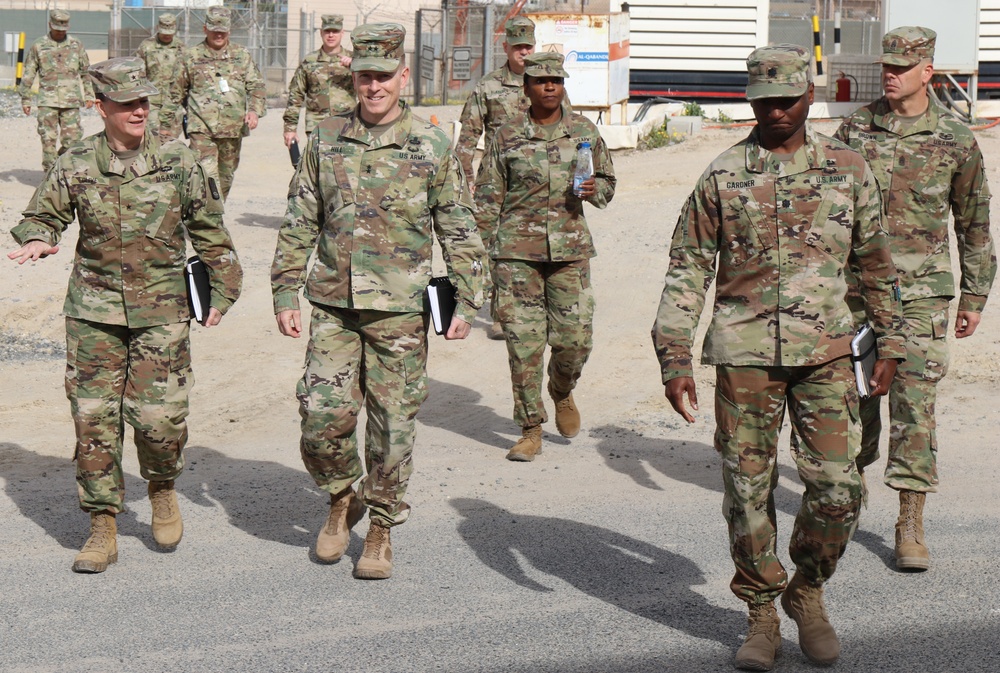 U.S. Army Central Command Deputy General visits the Regional Cyber Center Southwest Asia