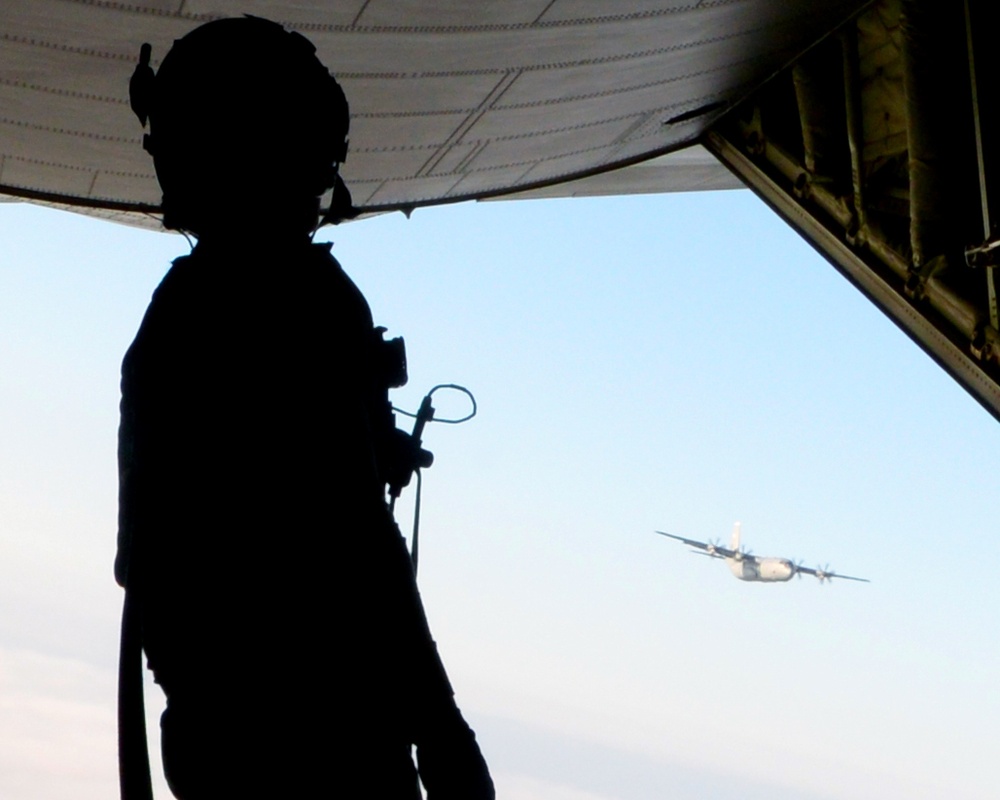 Parajumpers airdrop on Chièvres Air Base for the first time in 51 years