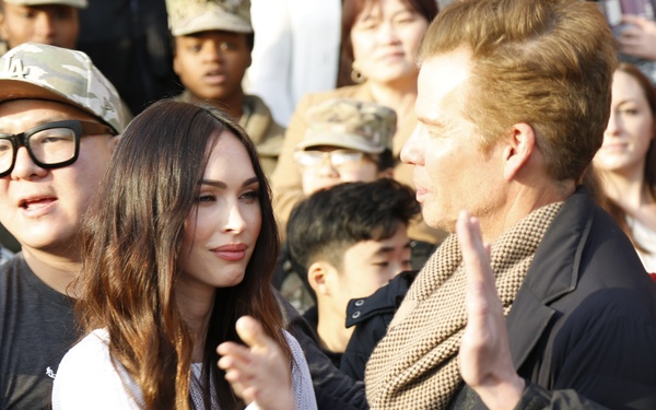 Megan Fox, George Eads, Yongsan