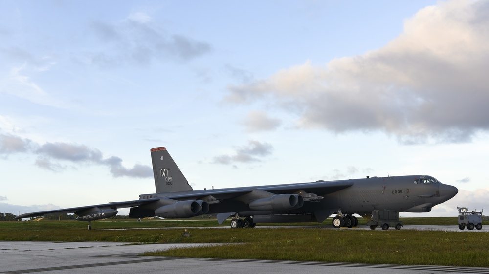 5th Bomb Wing bombers arrive to Andersen