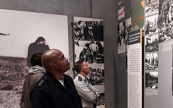 Lt. Gen. Stephen M. Twitty, Deputy Commander, United States European Command,  visit Yad Vashem on January 15, 2019