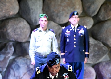 Lt. Gen. Stephen M. Twitty, Deputy Commander, United States European Command,  visit Yad Vashem on January 15, 2019