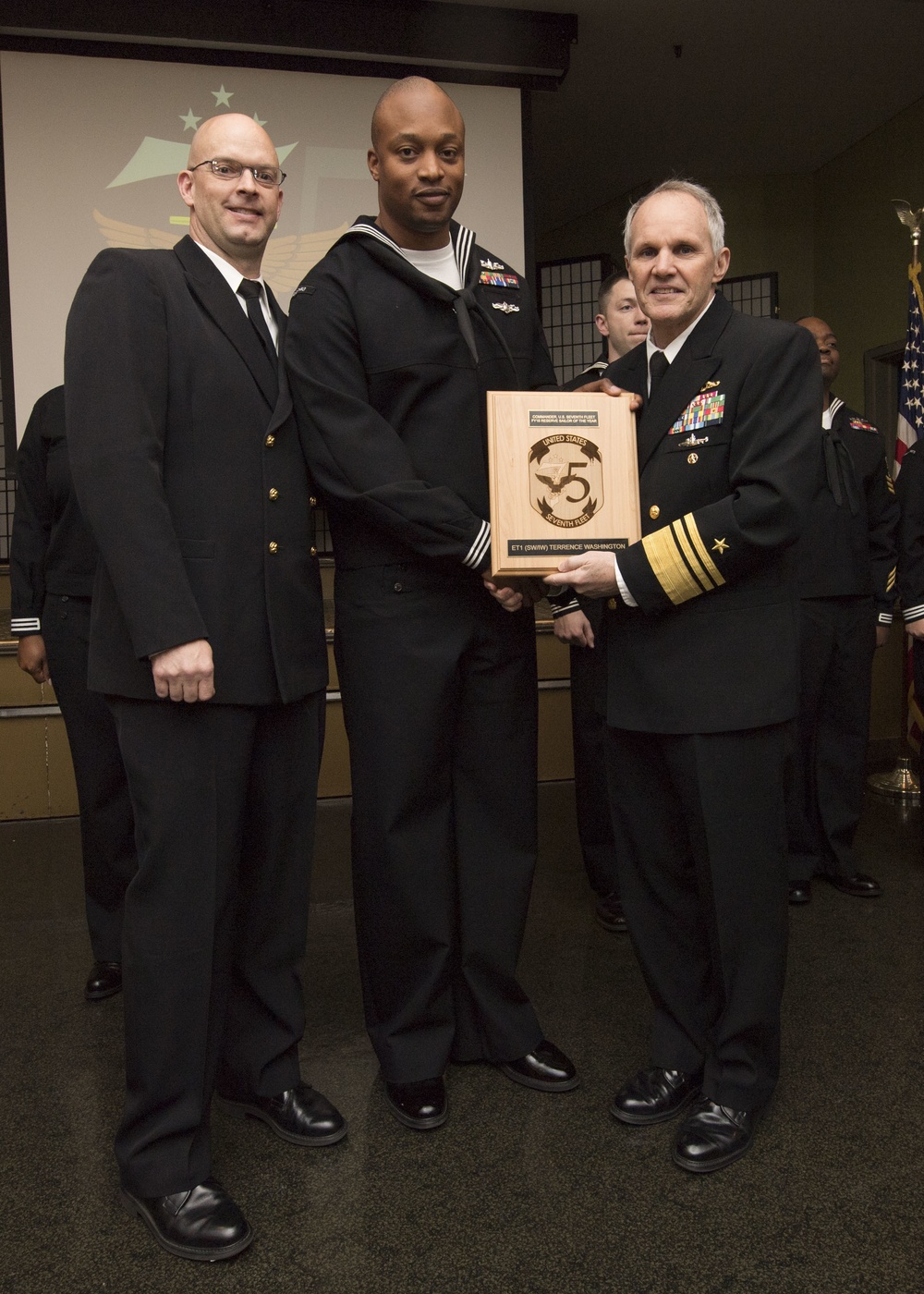 2018 7th Fleet Reserve Sailor of the Year, Electronic Technician 1st Class Terrence Washington