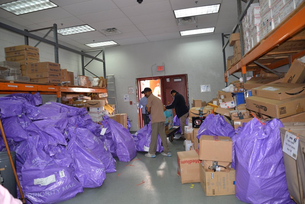 NAVSUP FLC Bahrain Personnel Makes Sure Fleet Gets Holiday Mail