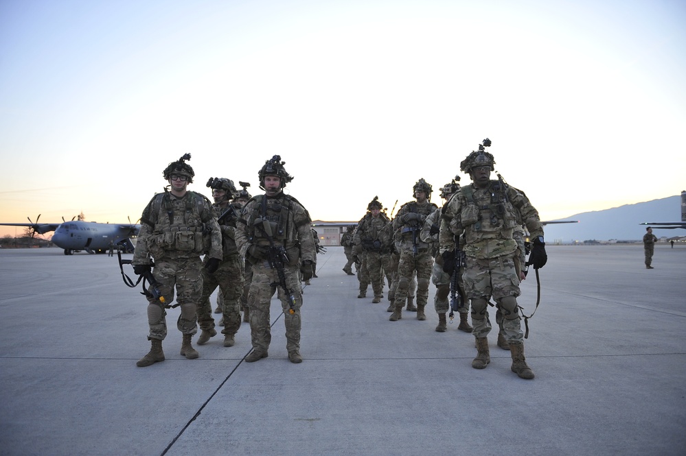 Sky Soldiers prepare to execute air assault mission