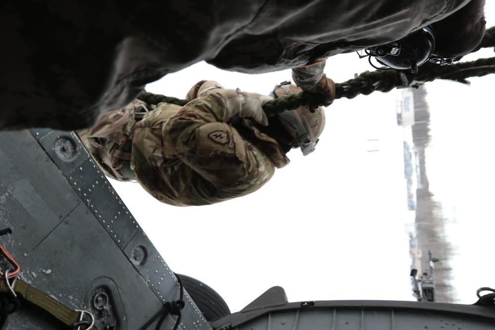 1-25 Soldiers conduct FRIES training