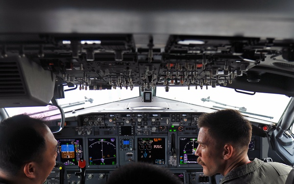 Republic of Korea Navy Flies with U.S. Navy