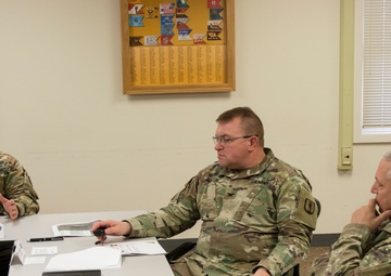 TRADOC General visits Nebraska RTI