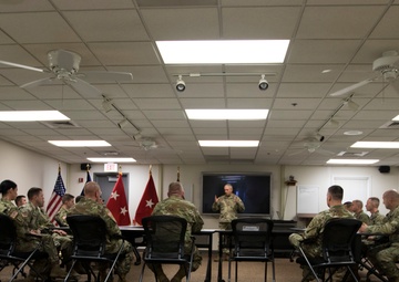 TRADOC General Visits Nebraska RTI