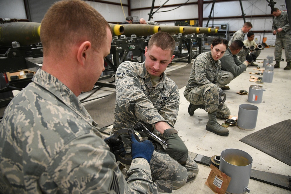 388th Ammo troops building bombs, cohesion