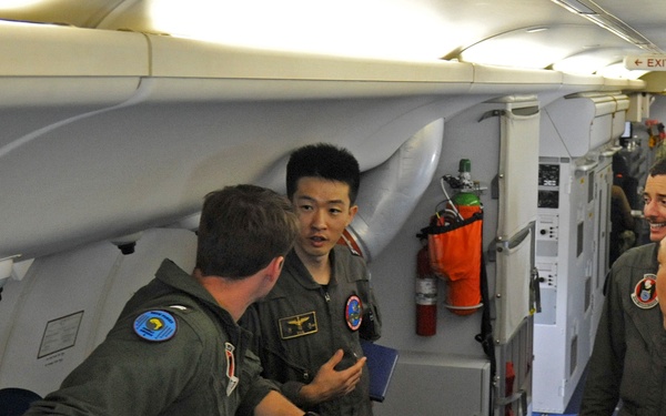 ROKN Flies with VP-16