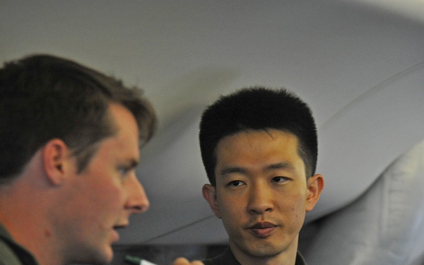 ROKN Flies with VP-16