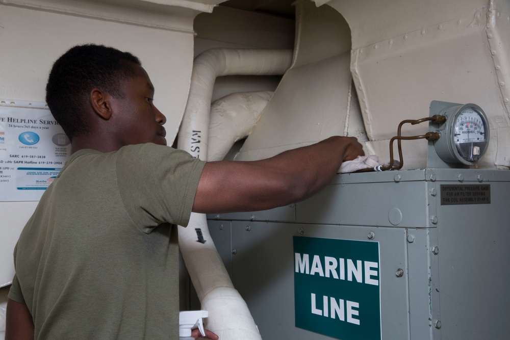 USS Anchorage Field Day