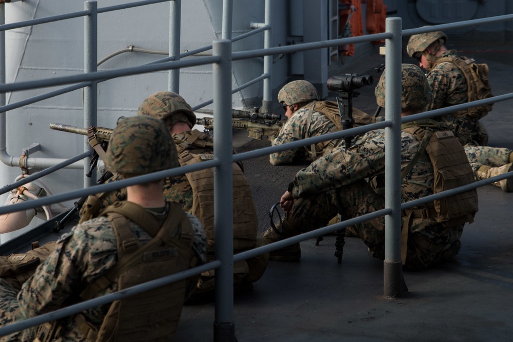 31st MEU Marines, Wasp ARG Sailors rehearse ship defense at sea