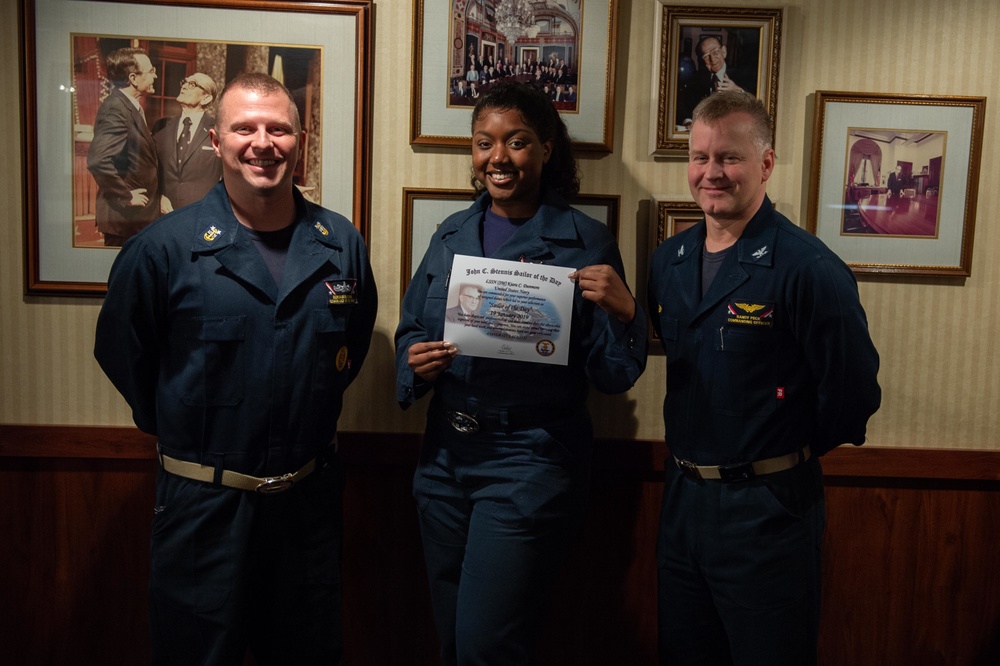 U.S. Sailor ireceives Sailor of the Day award