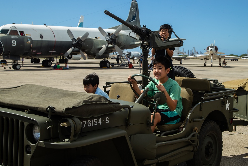 31st MEU MRF holds community engagement at Naval Air Museum Barber's Point