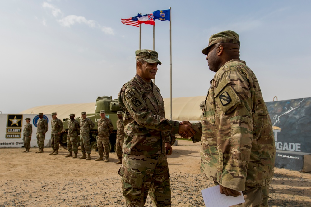 USARCENT Commander visits with Soldiers  at Camp Buehring