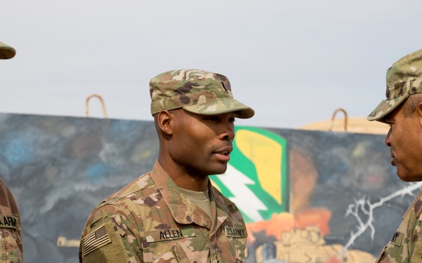 USARCENT Commander visits with Soldiers  at Camp Buehring