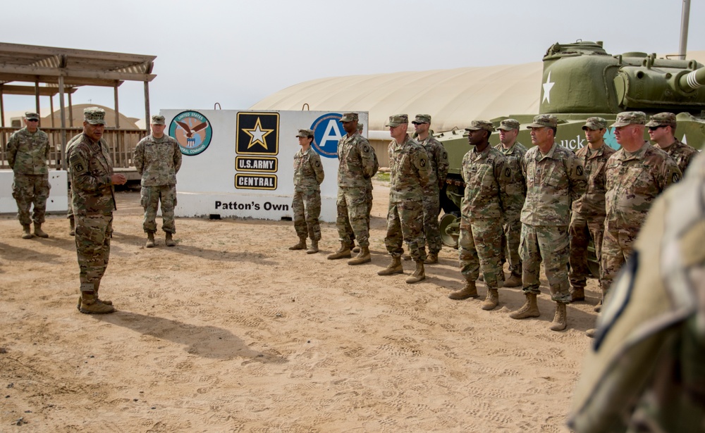 USARCENT Commander visits with Soldiers  at Camp Buehring