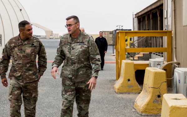 USARCENT Commander visits with Soldiers  at Camp Buehring