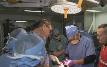Medical exercise certifies mission ready Casualty Receiving Treatment Ship